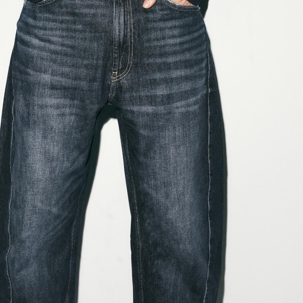 Never worn Zara TRF Mid-rise baggy barrel jeans - Picture 4 of 7